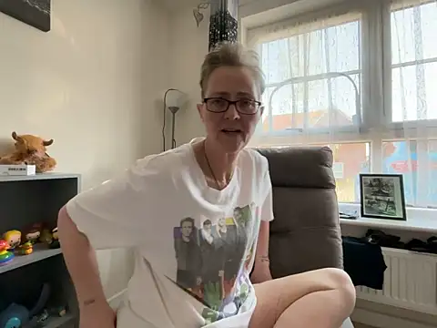 Curvy-Jinx online show from 03-19-26, 08:29