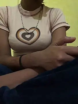 Snapshot of sakshi5533 chatting on 10-18-25, 04:30 sakshi5533 online show from 10-18-25, 04:30