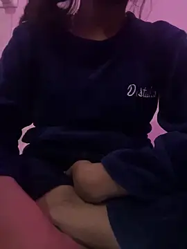 Snapshot of sakshi5533 chatting on 12-18-25, 05:19 sakshi5533 online show from 12-18-25, 05:19