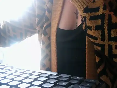 Snapshot of muscle_mommyy chatting on 09-09-25, 04:50 muscle mommyy online show from 09-09-25, 04:50