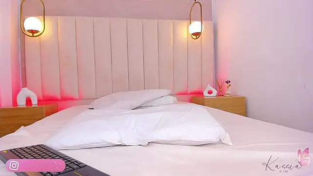 Snapshot of kassia_kim chatting on 10-04-25, 04:32 kassia kim online show from 10-04-25, 04:32