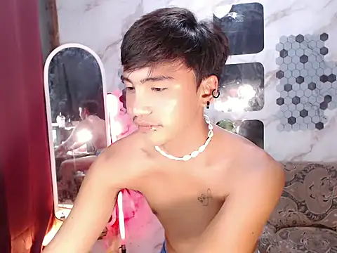 Snapshot of xblack_clover chatting on 11-05-25, 10:10 xblack clover online show from 11-05-25, 10:10