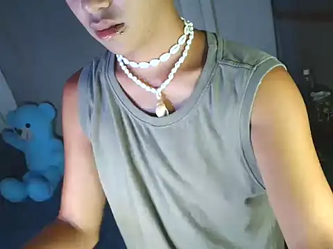 Snapshot of xblack_clover chatting on 11-17-25, 04:57 xblack clover online show from 11-17-25, 04:57