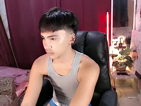 Snapshot of xblack_clover chatting on 12-01-25, 01:10 xblack clover online show from 12-01-25, 01:10