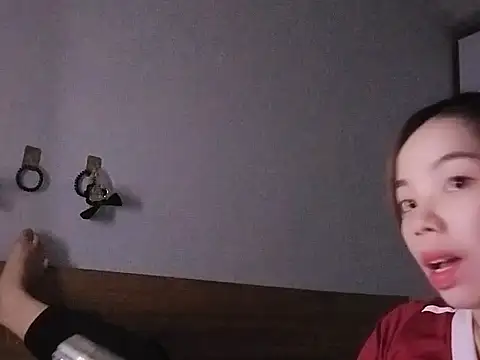 Snapshot of Bree039 chatting on 10-31-25, 03:24 Bree039 online show from 10-31-25, 03:24