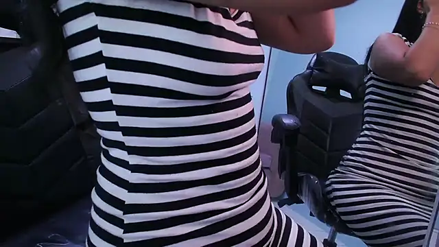 Snapshot of victoria_hernandez_t_ chatting on 10-15-25, 01:22 victoria hernandez t online show from 10-15-25, 01:22