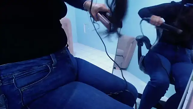 Snapshot of victoria_hernandez_t_ chatting on 10-22-25, 01:00 victoria hernandez t online show from 10-22-25, 01:00