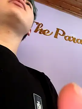 Snapshot of AlexanderCollman chatting on 11-10-25, 12:04 AlexanderCollman online show from 11-10-25, 12:04