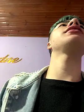 Snapshot of AlexanderCollman chatting on 11-13-25, 04:44 AlexanderCollman online show from 11-13-25, 04:44