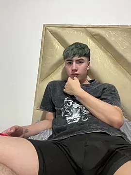 Snapshot of AlexanderCollman chatting on 11-14-25, 09:24 AlexanderCollman online show from 11-14-25, 09:24