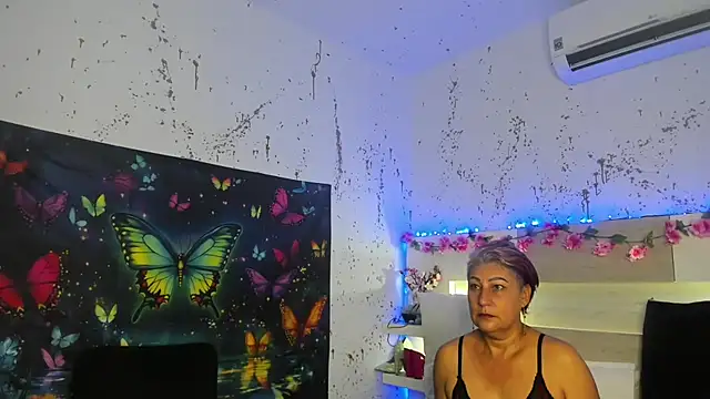 Snapshot of JaddeWalker chatting on 04-07-26, 11:32 JaddeWalker online show from 04-07-26, 11:32