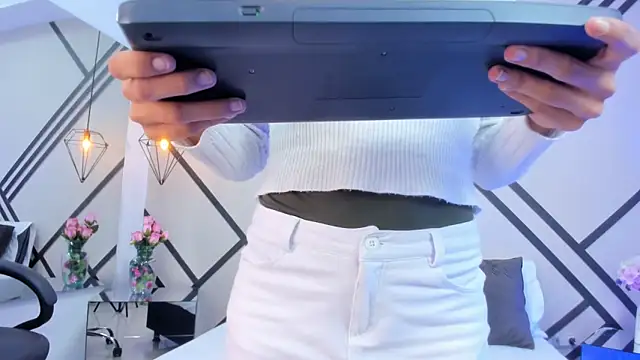 MadissonScotts online show from 11-06-25, 01:45