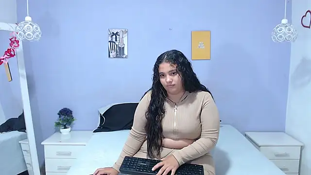 penelope gucci1 online show from 11-12-25, 11:54