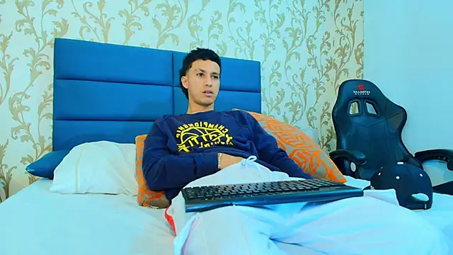 Marcus Jeron online show from 10-16-25, 02:34