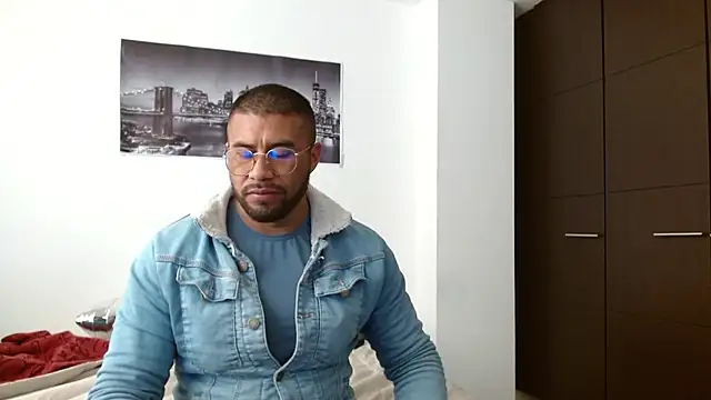 AntonyDAngelo25 online show from 10-20-25, 04:40