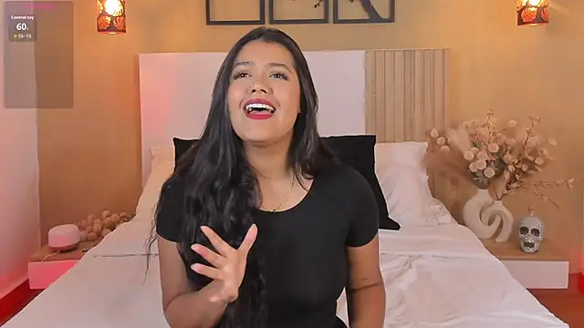 Camila Bustamante online show from 10-16-25, 03:57