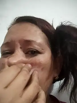 Snapshot of marinita13 chatting on 09-21-25, 03:41 marinita13 online show from 09-21-25, 03:41