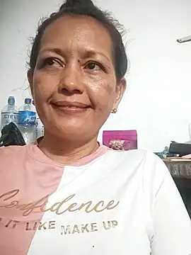 Snapshot of marinita13 chatting on 10-10-25, 12:53 marinita13 online show from 10-10-25, 12:53