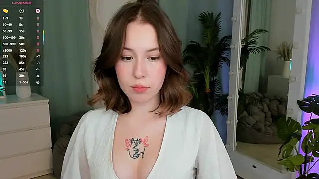 Snapshot of LanaRoselle chatting on 12-04-25, 09:23 LanaRoselle online show from 12-04-25, 09:23