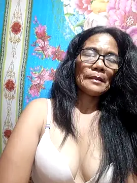 Snapshot of ImYourWoman_55 chatting on 10-09-25, 07:01 ImYourWoman 55 online show from 10-09-25, 07:01