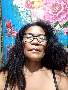 Snapshot of ImYourWoman_55 chatting on 10-23-25, 11:14 ImYourWoman 55 online show from 10-23-25, 11:14