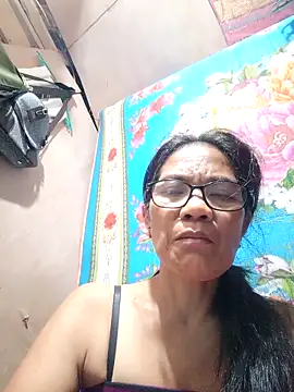 Snapshot of ImYourWoman_55 chatting on 10-26-25, 03:18 ImYourWoman 55 online show from 10-26-25, 03:18