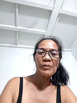 Snapshot of ImYourWoman_55 chatting on 12-05-25, 06:37 ImYourWoman 55 online show from 12-05-25, 06:37