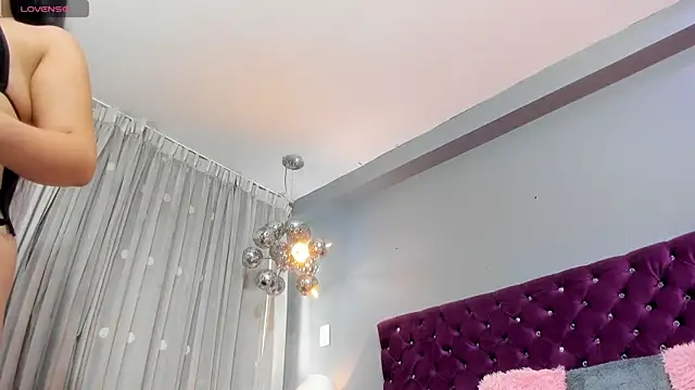 Snapshot of RedAngel1- chatting on 09-26-25, 01:15 RedAngel1- online show from 09-26-25, 01:15