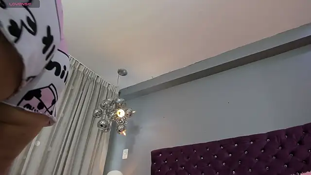 Snapshot of RedAngel1- chatting on 10-07-25, 01:19 RedAngel1- online show from 10-07-25, 01:19