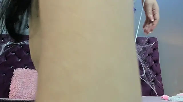 Snapshot of RedAngel1- chatting on 10-30-25, 12:39 RedAngel1- online show from 10-30-25, 12:39