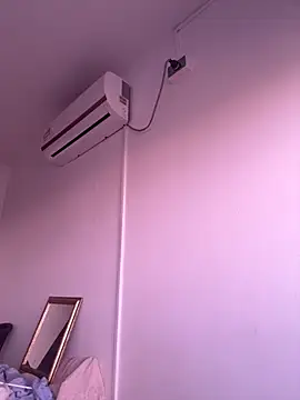 Max Rain online show from 10-12-25, 08:08