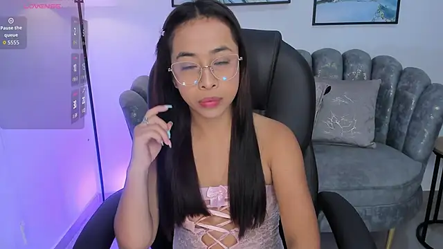 Snapshot of July_Adams chatting on 11-23-25, 05:40 July Adams online show from 11-23-25, 05:40