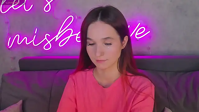 Eva Hollowey online show from 11-11-25, 09:31