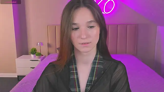 Eva Hollowey online show from 11-14-25, 09:52