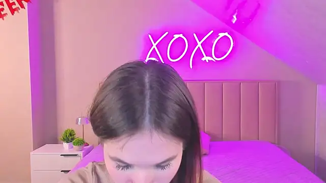 Eva Hollowey online show from 11-14-25, 09:57