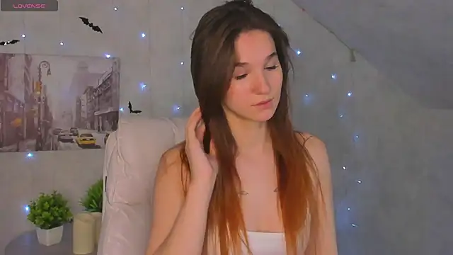 Eva Hollowey online show from 11-19-25, 10:59