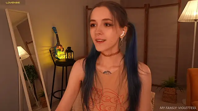 Snapshot of violetesa chatting on 10-24-25, 11:06 violetesa online show from 10-24-25, 11:06