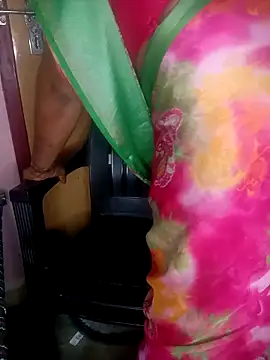 Jessi 25 online show from 10-17-25, 05:26