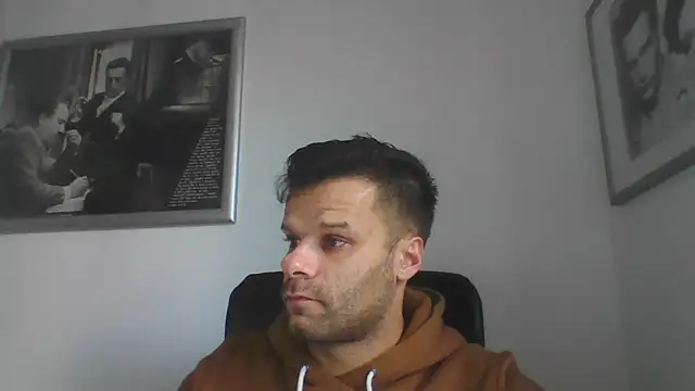 Snapshot of FROCETTO93 chatting on 10-22-25, 06:13 FROCETTO93 online show from 10-22-25, 06:13