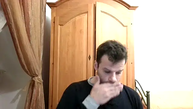 Snapshot of FROCETTO93 chatting on 11-17-25, 10:21 FROCETTO93 online show from 11-17-25, 10:21