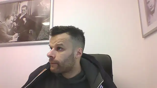 Snapshot of FROCETTO93 chatting on 02-12-26, 12:44 FROCETTO93 online show from 02-12-26, 12:44