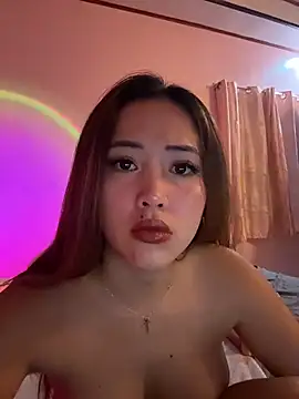 Snapshot of Serenaa_rabbit chatting on 11-12-25, 01:33 Serenaa rabbit online show from 11-12-25, 01:33