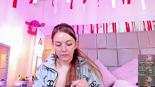 Snapshot of antoneella_jones chatting on 10-16-25, 01:01 antoneella jones online show from 10-16-25, 01:01