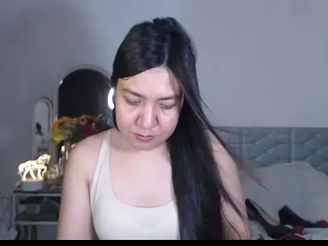 Snapshot of stellahugeX chatting on 10-06-25, 04:21 stellahugeX online show from 10-06-25, 04:21