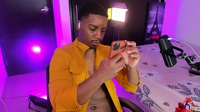 Snapshot of andyadan chatting on 11-04-25, 10:14 andyadan online show from 11-04-25, 10:14