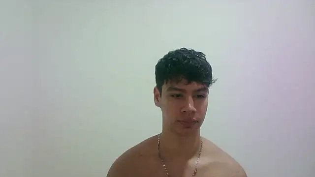 Snapshot of zeus_181 chatting on 10-18-25, 01:08 zeus 181 online show from 10-18-25, 01:08