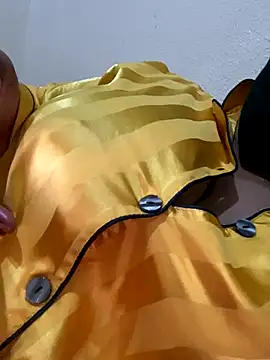 Snapshot of Nottella chatting on 11-11-25, 11:49 Nottella online show from 11-11-25, 11:49