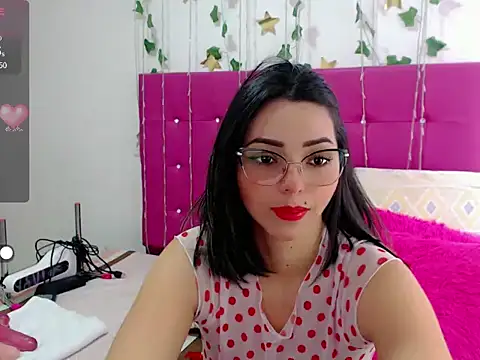 sara arias00 online show from 10-13-25, 01:44