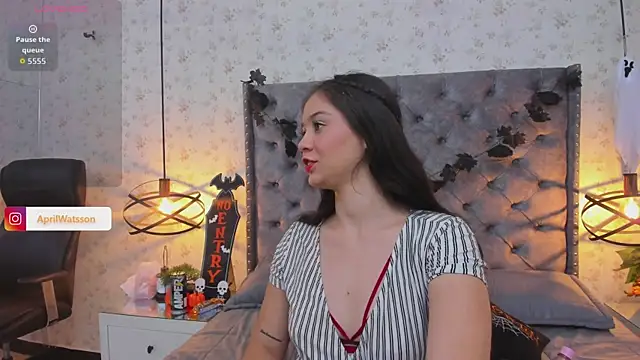 Snapshot of Aprilwatson chatting on 10-19-25, 01:56 Aprilwatson online show from 10-19-25, 01:56