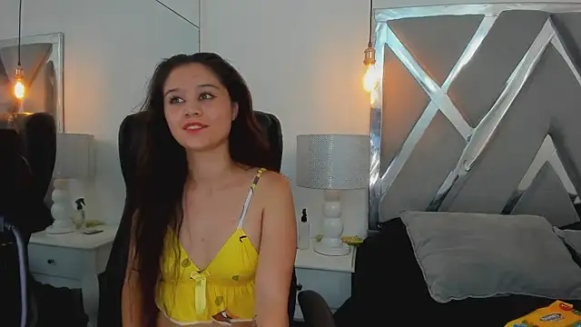 Snapshot of Aprilwatson chatting on 10-25-25, 02:30 Aprilwatson online show from 10-25-25, 02:30